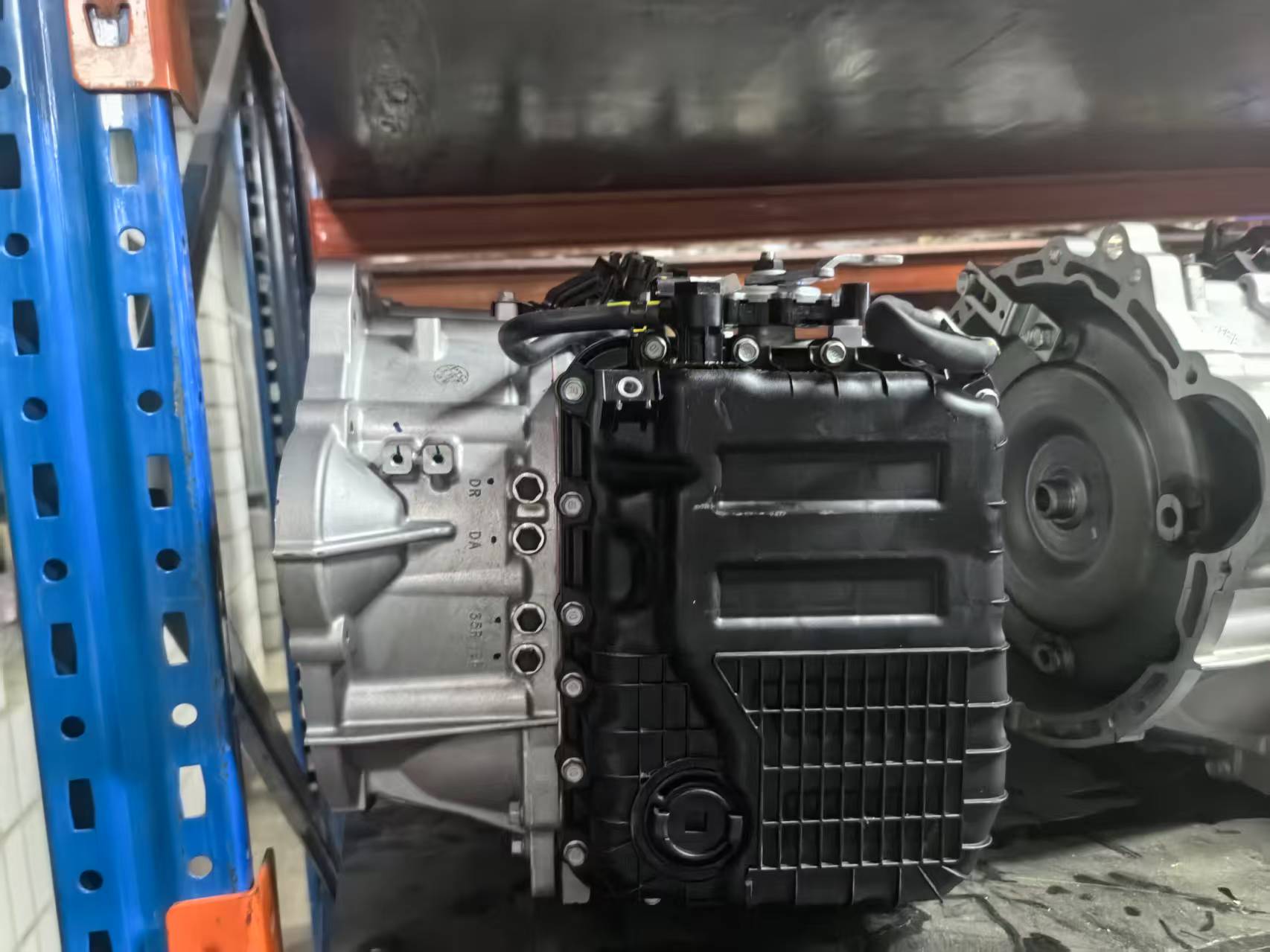 نظرة عامة على مكونات ناقل الحركة الأوتوماتيكي